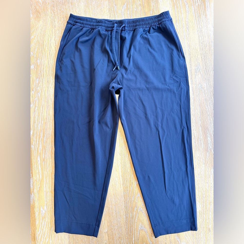 Lululemon Straight Leg Mid-Rise Pant 7/8 Length *Luxtreme Size XL Black